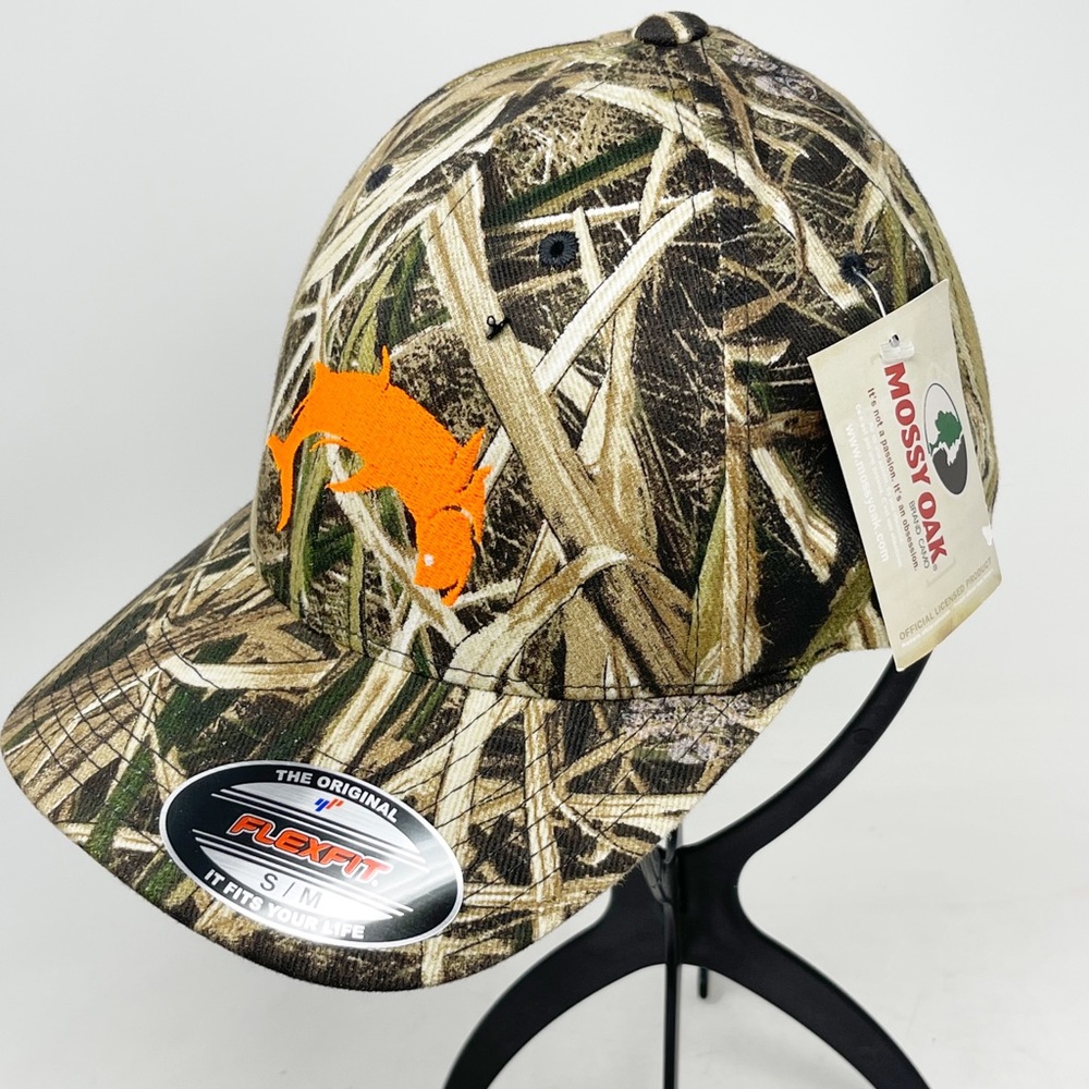 MOSSY OAK Men’s Camouflage Embroidered Fish Flexfit Advantage Series Hat